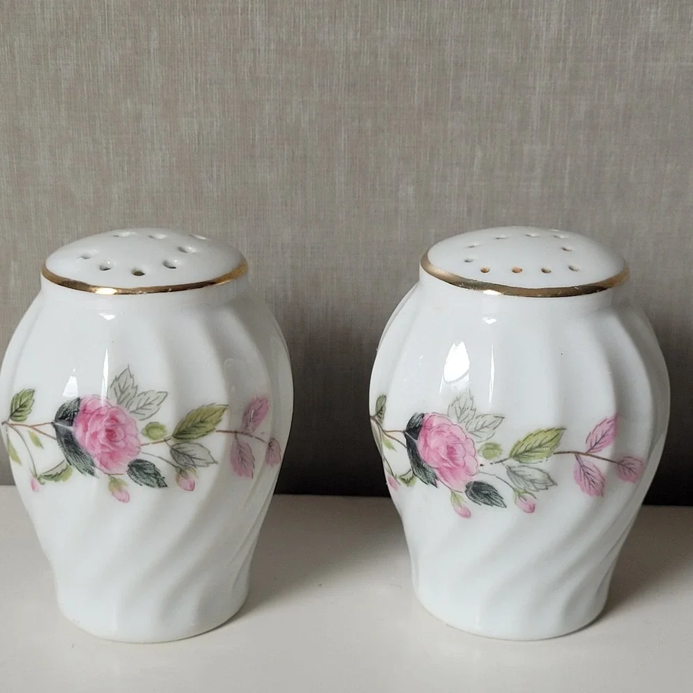 Creative Regency Rose Salt & Pepper‎ Shakers - Fine China Gold Trim - Japan